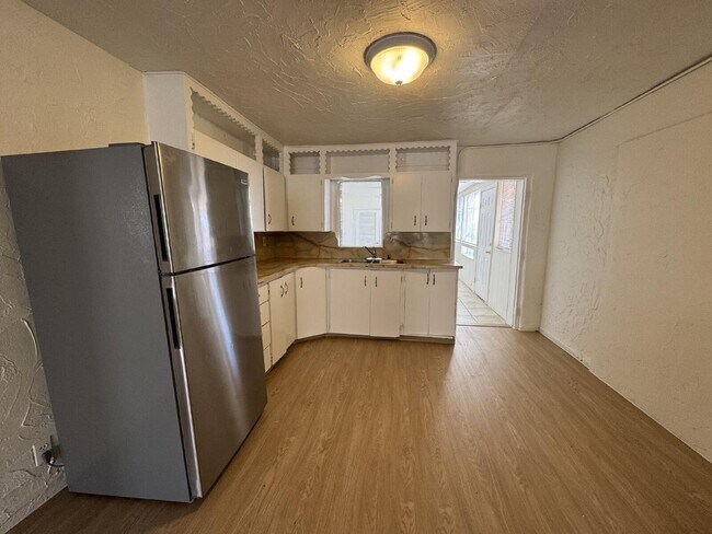 Photo - 1715 Griegos Rd NW Apartment Unit B