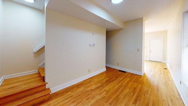 Photo - 1373 Indianola Ave