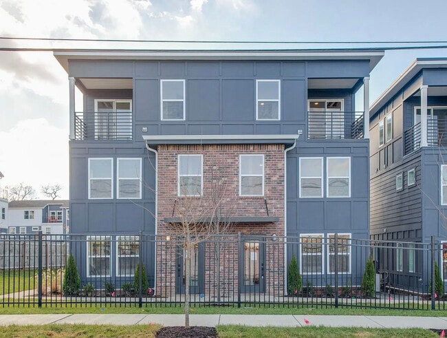 Townhome Complex - 102 Duke St Townhome