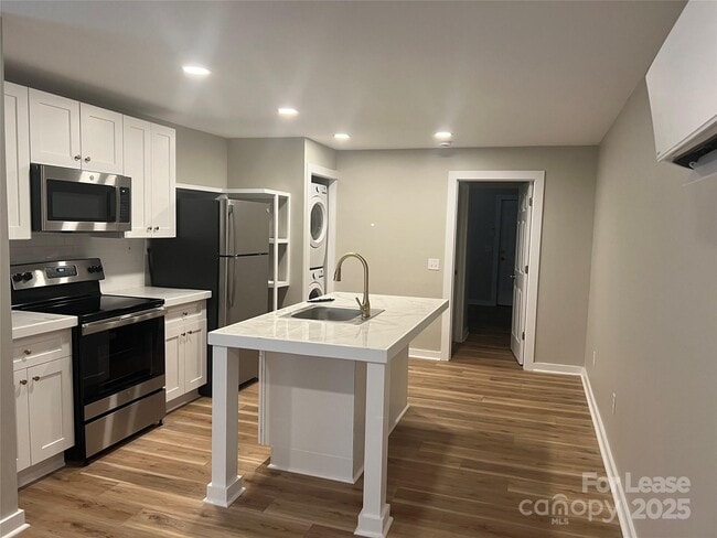 Photo - 532 N Church St