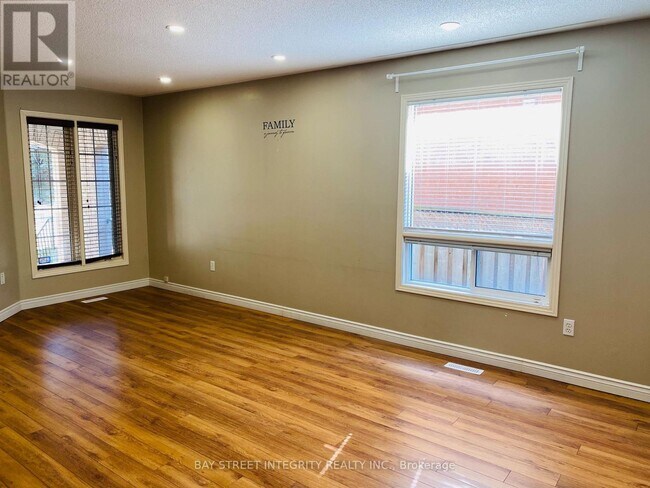 Photo - 2087 Golden Orchard Trail