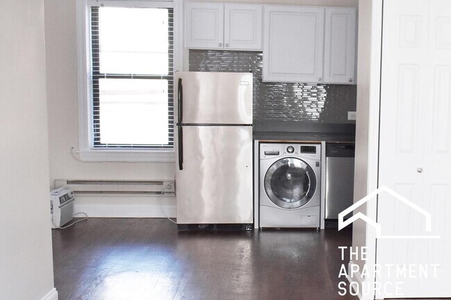 Photo - 3841 N Greenview Ave Unit 1W