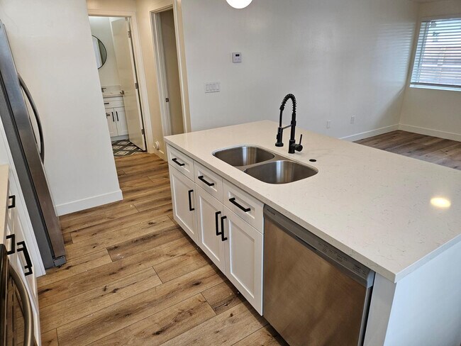 Photo - 6623 E Cheery Lynn Rd Unit 1003