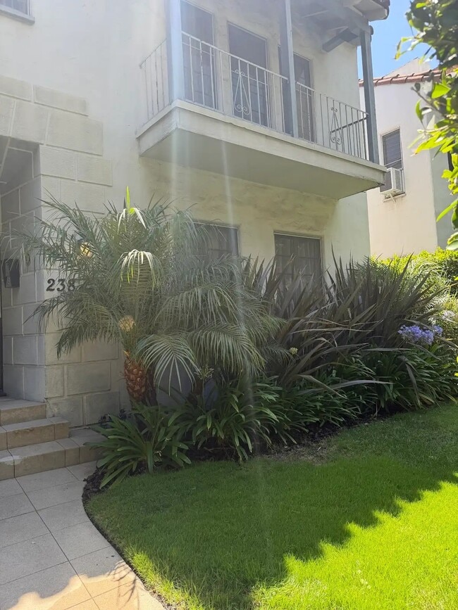 Photo - 238 N Clark Dr Unit 7