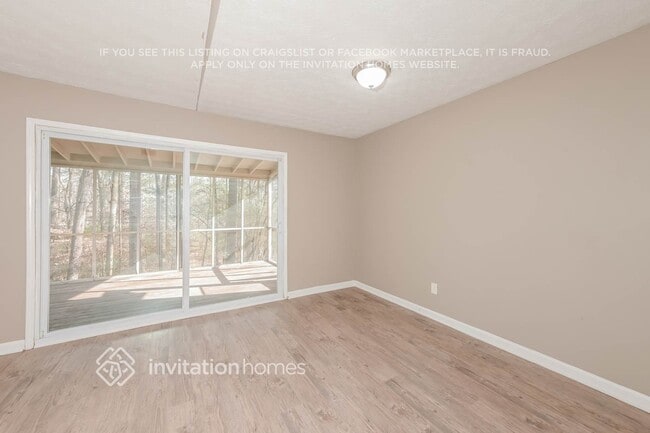 Photo - 454 Fieldstream Way NW