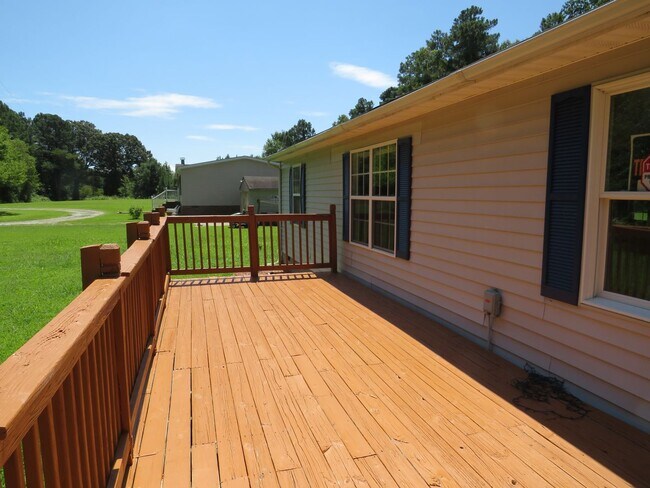 Photo - 4 Bedroom 3 Bath home on 1 acre