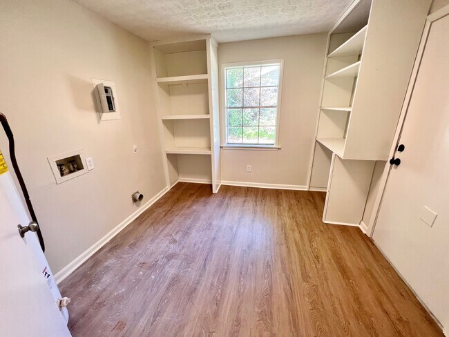 Laundry - 2474 Barnes Crossing Rd