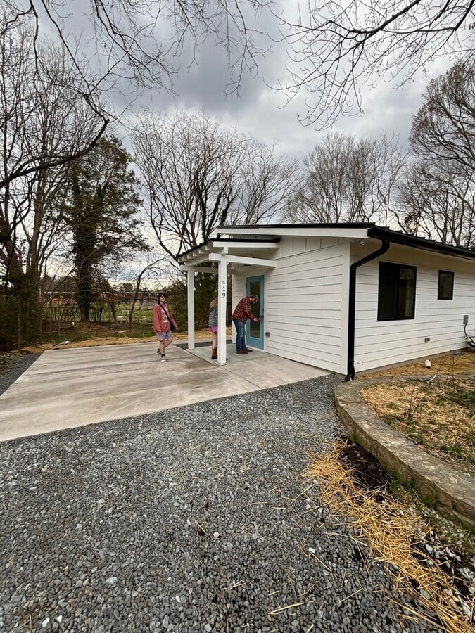 Photo - 419 W Corbin St