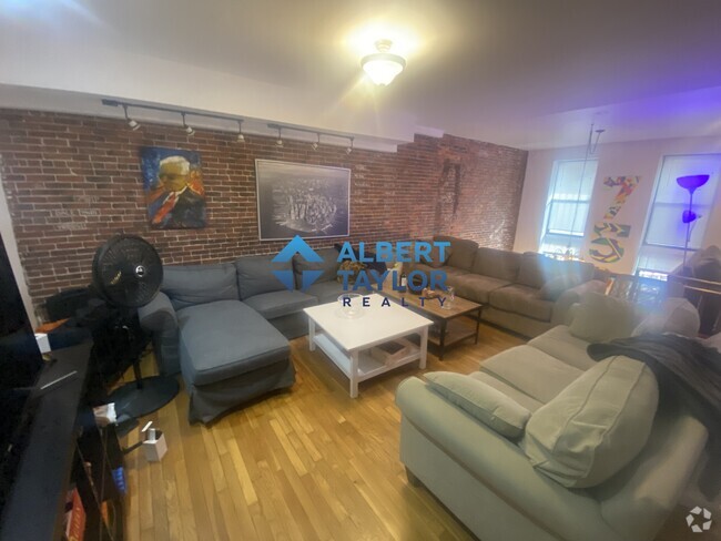 Building Photo - 752 Tremont St Unit 1 Rental