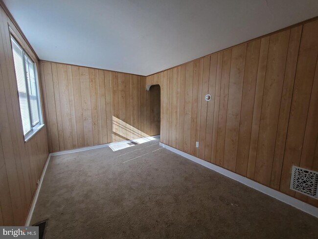 Photo - 2916 Yorkship Rd