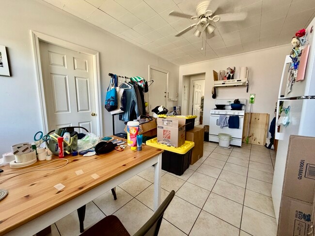 Building Photo - 55 Gore St Unit 2