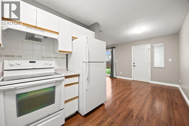 Photo - Ground Floor-2453 GILLESPIE STREET