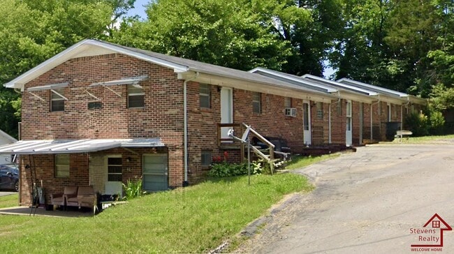 Building Photo - 114 E 17th St Rental