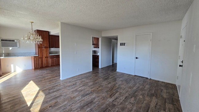 Photo - 1865 E Grand Ave Unidad C