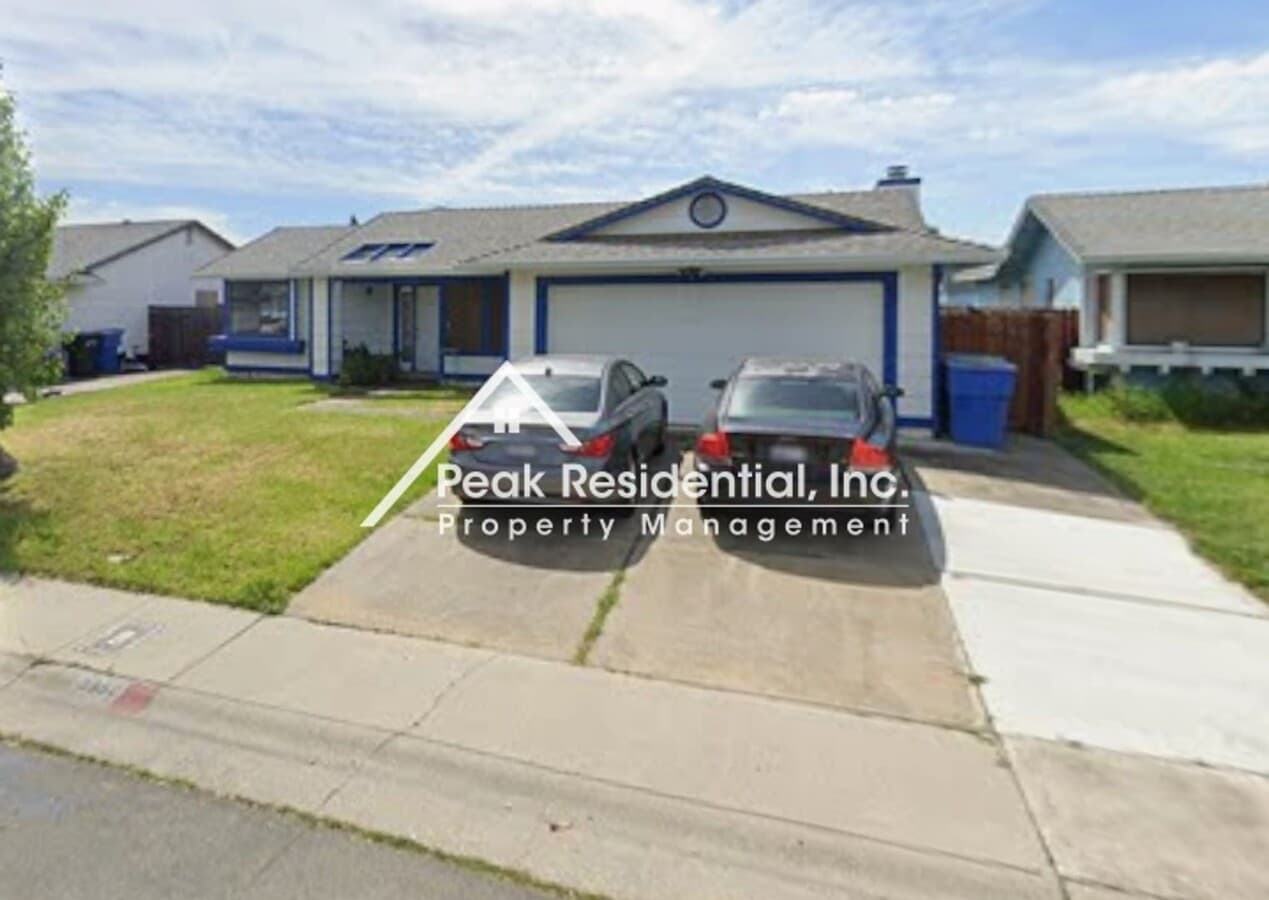 Spacious 3bd/2ba with Bonus Room & 2 Car Garage - Spacious 3bd/2ba with Bonus Room & 2 Car Garage