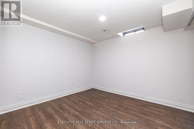 Photo - 17 Judith Crescent