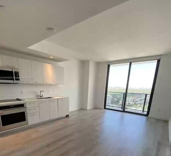 55 SW 9th St