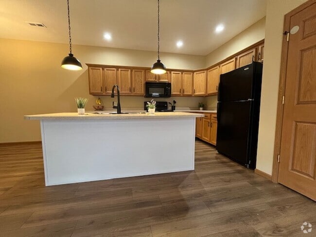 Building Photo - Modern Brick Ranch with 3 Bedrooms, 1.5 Ba... Unit 1530-A Williamsburg Pl Rental