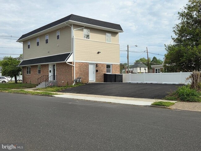 102 E Clements Bridge Rd