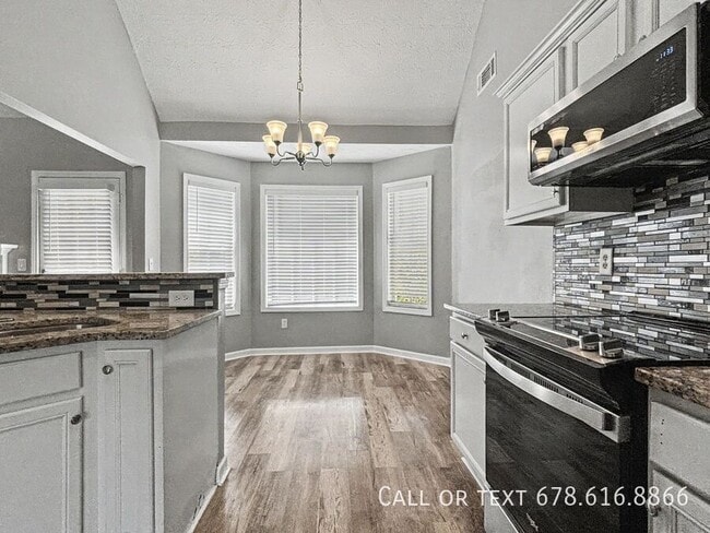 Photo - 80 Rivercrest Ln