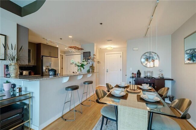 Photo - 3336 Peachtree Rd NE Unit 710