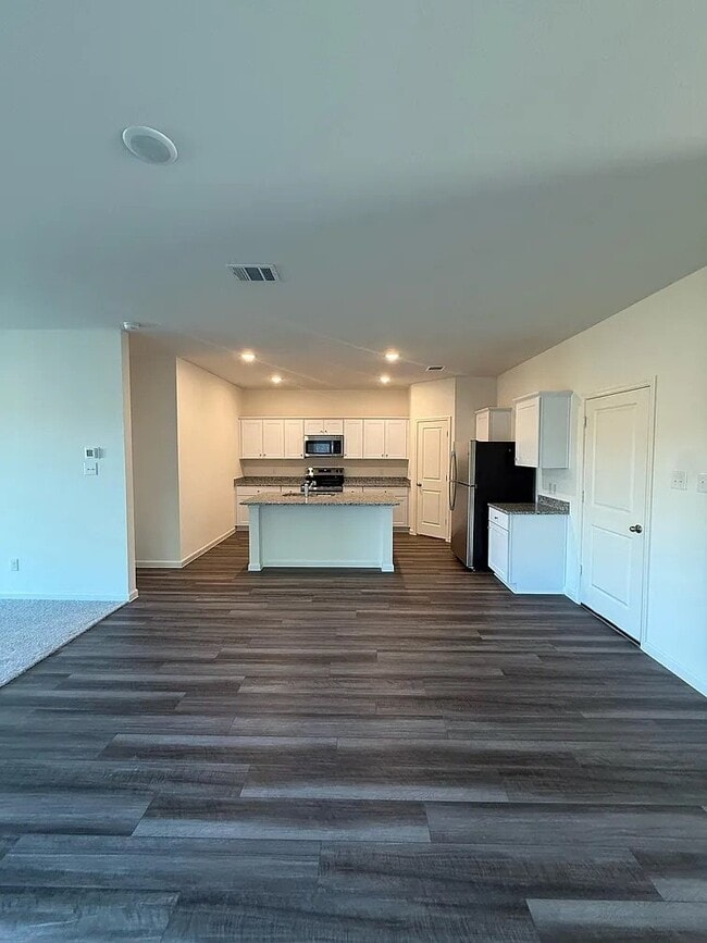 Photo - 2114 Mdw Pk Dr
