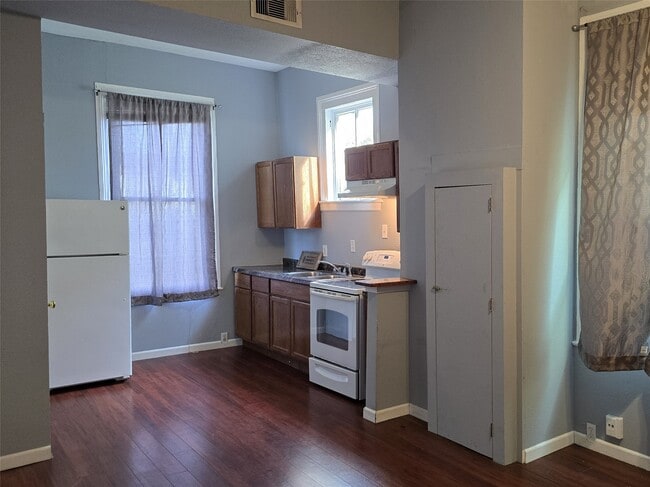 Photo - 1614 Market St