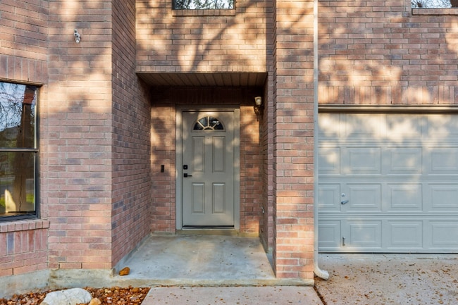 Photo - 2005 Jasper Ln