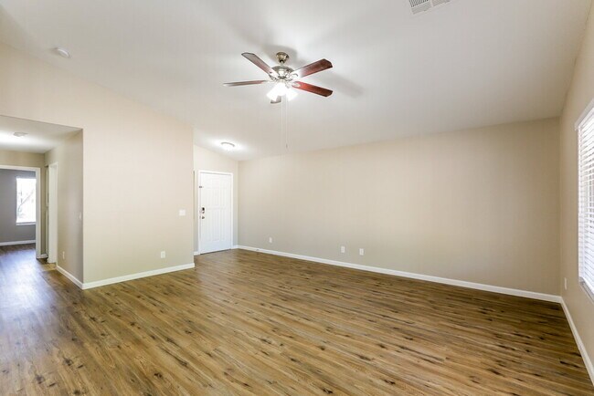 Photo - 2832 N 90th Ave