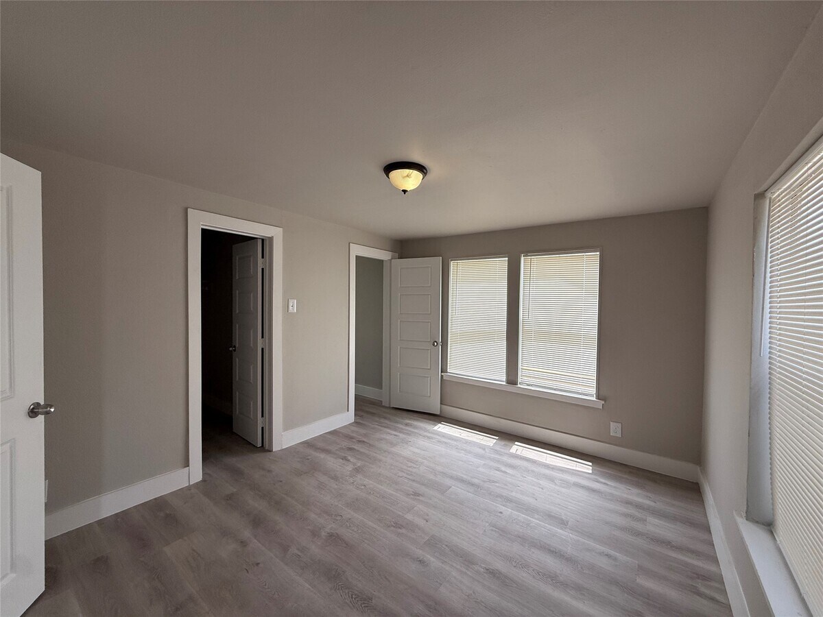 Photo - 7002 Corsicana St Unit B