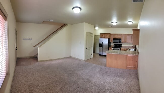 Photo - 565 Pioneer Rd