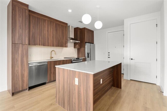 Photo - 1701 Simond Ave Ave Unidad 644