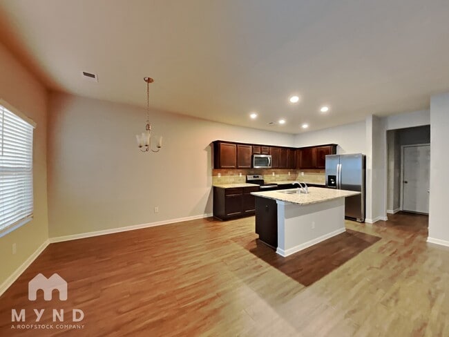 Photo - 1610 Labonte Pkwy