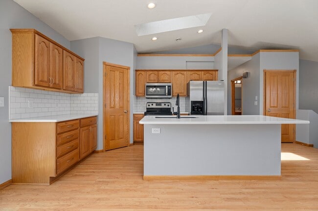 2501 E Capitol Ave