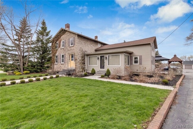 Building Photo - 9060 Main St