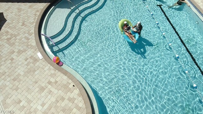 Building Photo - 1096 Winding Pines Circle Unit 205