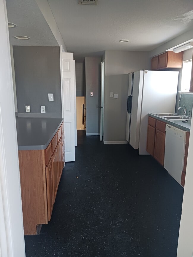 Photo - 2109 Victory St