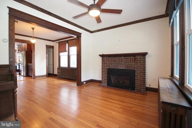 Building Photo - 2417 Otis St NE