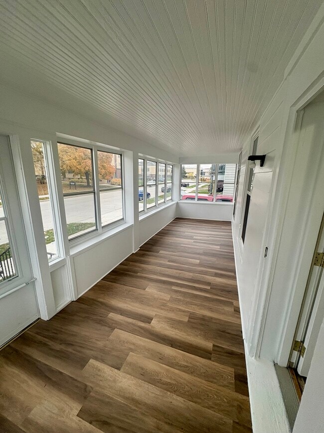 Photo - 700 W Lincoln Ave