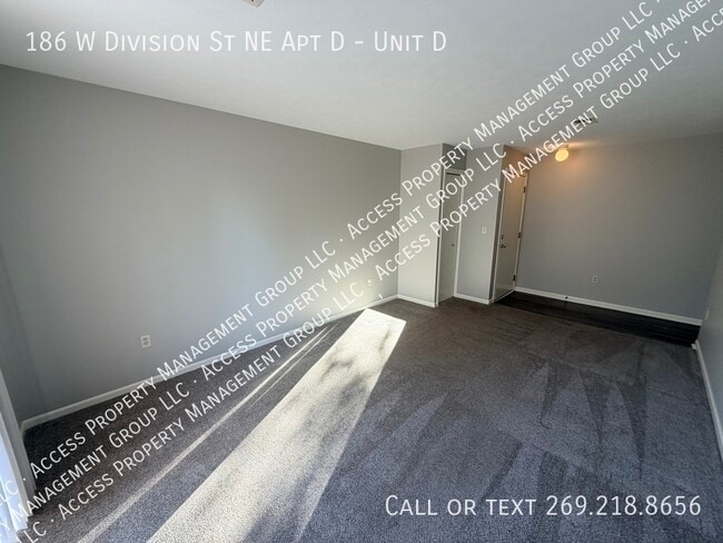Photo - 186 W Division St NE Unidad D