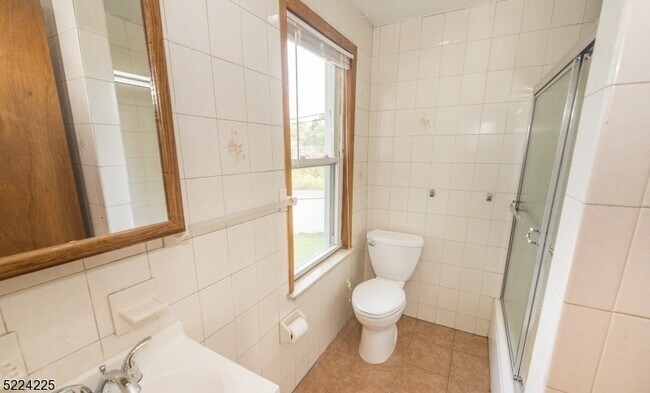 Photo - 3 Livingston Ave