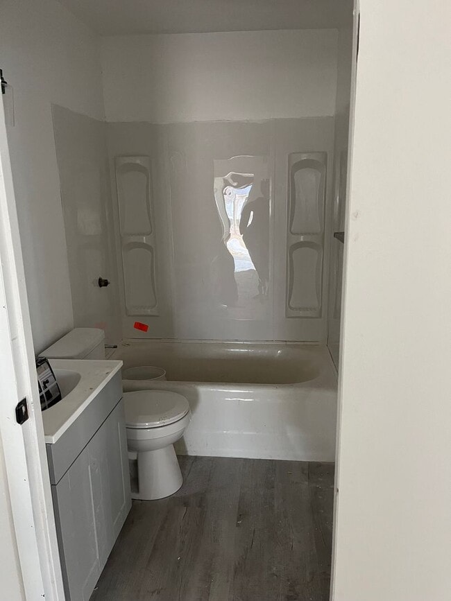 Photo - 3 bedroom, 2 bath in Harvard Park.