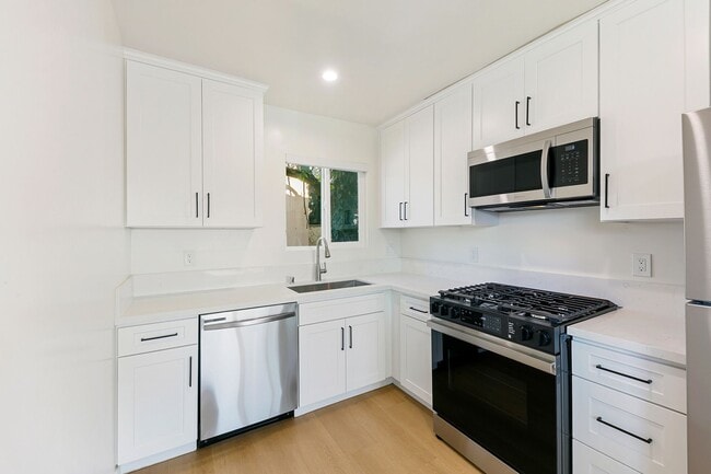 Photo - 954 San Vicente Blvd