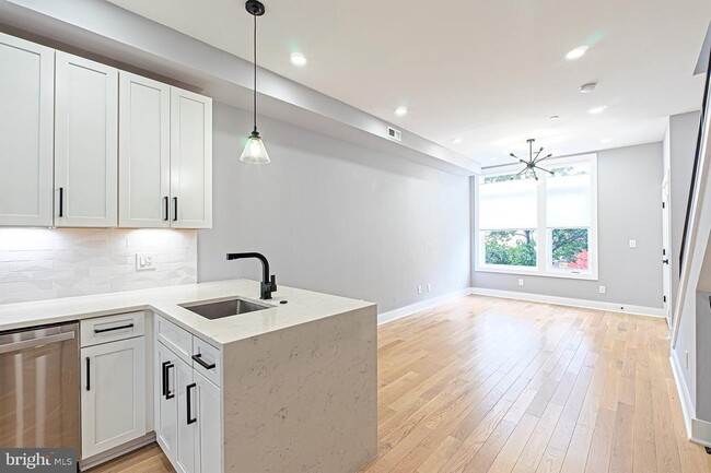 Photo - 1219 Wylie St NE Unidad 2