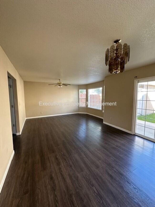 Photo - 1103 Acapulco Ct