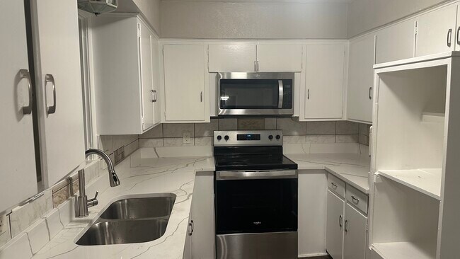 Photo - 6912 Clearglen Dr