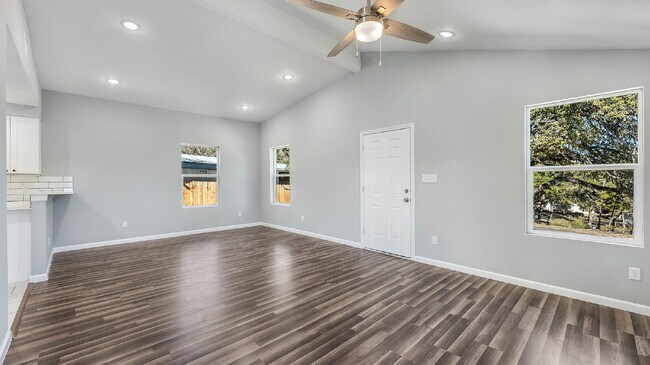 Photo - 474 Ridge Haven St