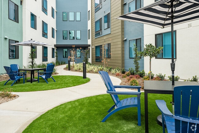 Outdoor Lounge
