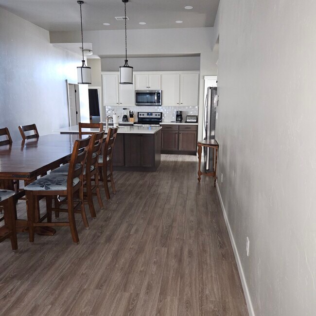2477 Apex Ave