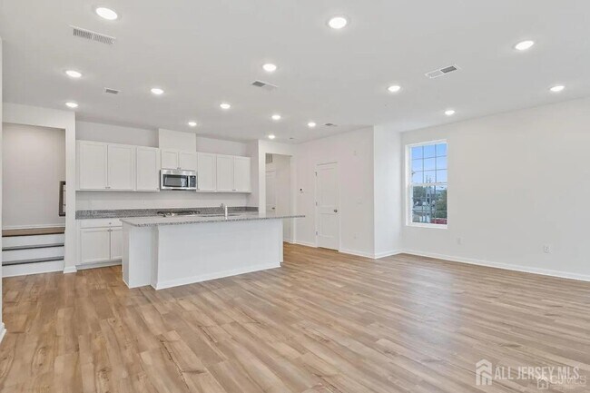 Photo - 735 Station Rd